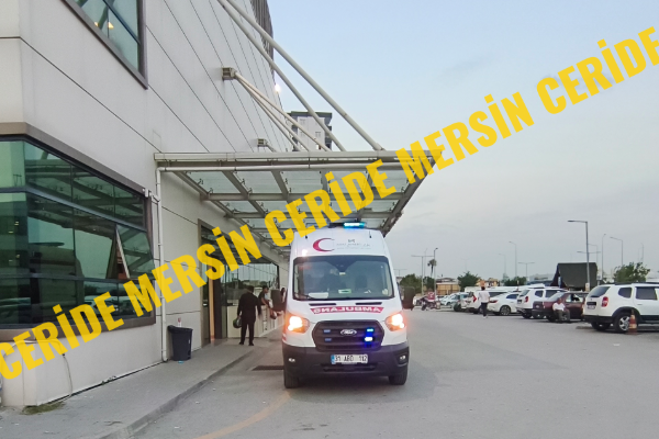 Tarsus’ta 17 Yaşındaki Genç Motosiklet Kazasında Ağır Yaralandı