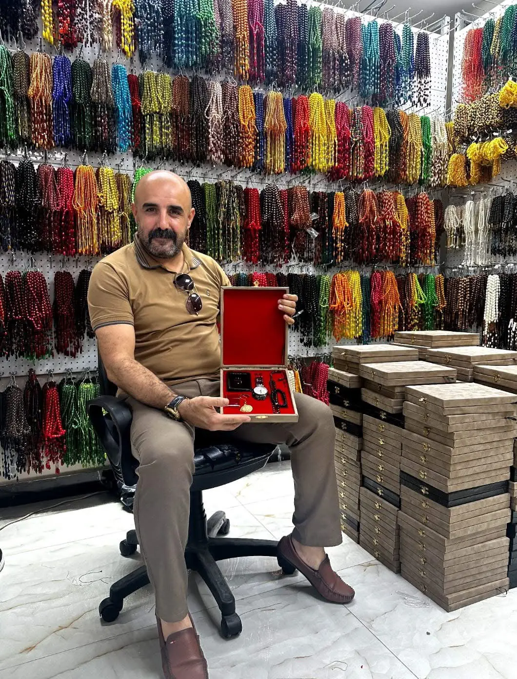 Tuğra Gümüş ve Tesbih